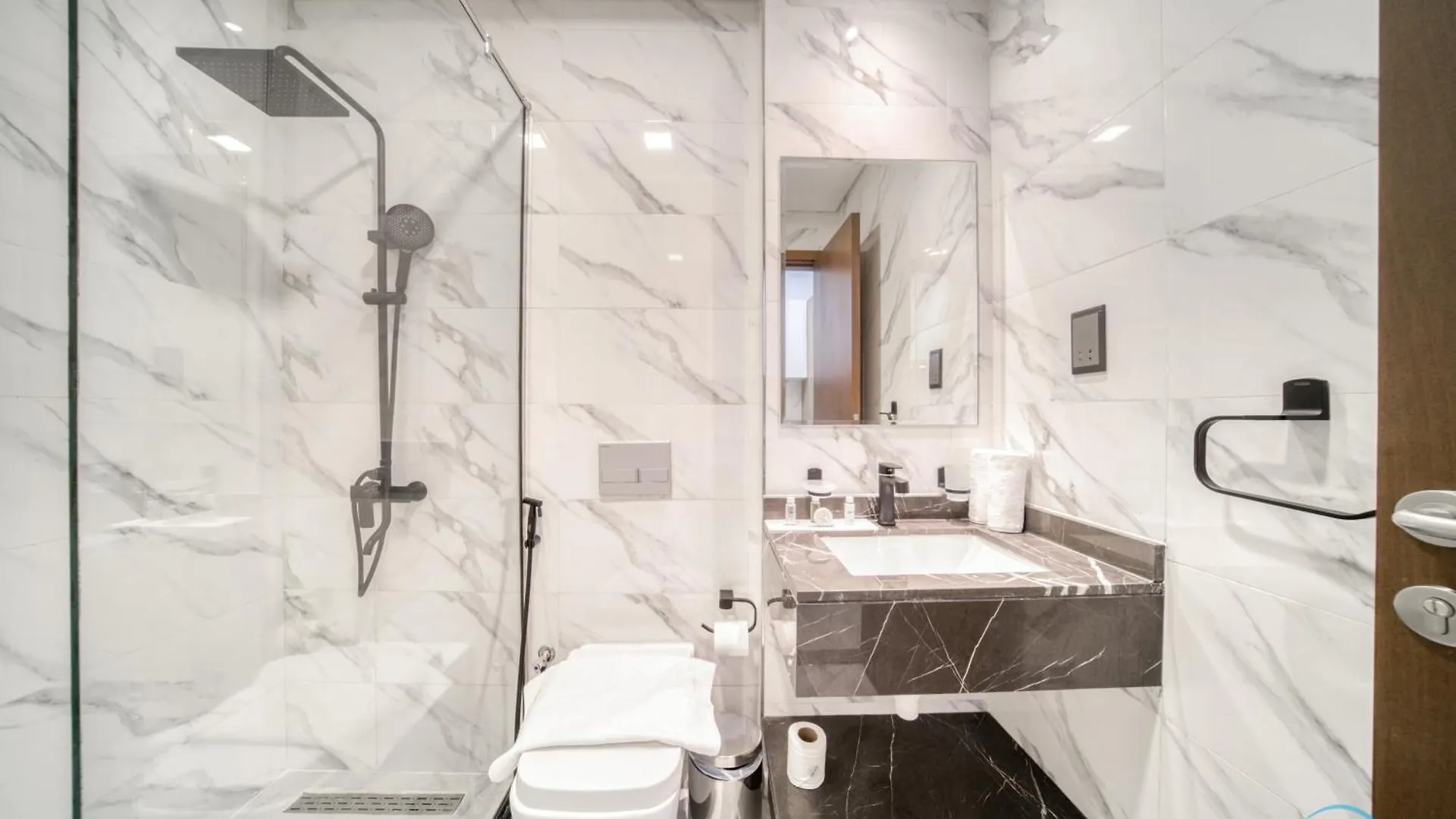 Relaxing Studio At Pantheon Elysee II Jvc By Deluxe Holiday Homes Dubai Apartment