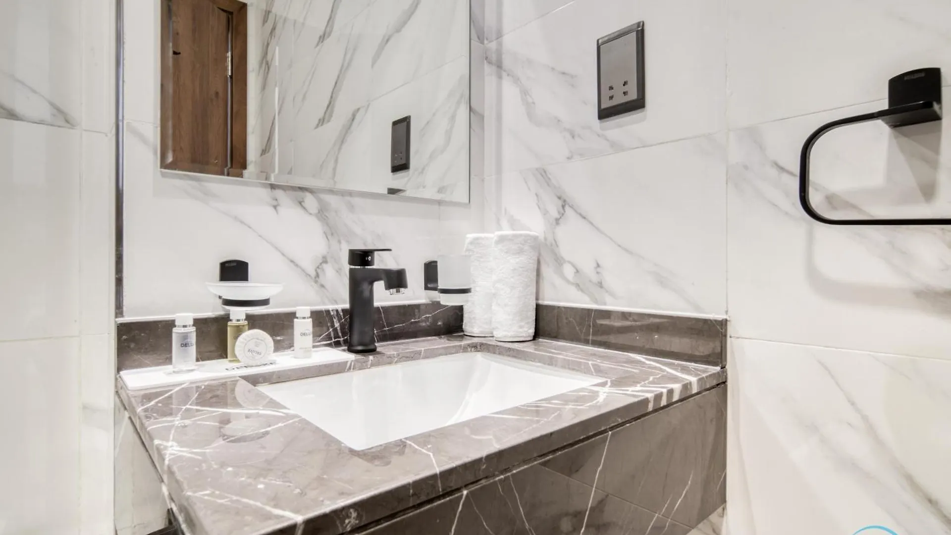 Relaxing Studio At Pantheon Elysee II Jvc By Deluxe Holiday Homes Dubai Apartment