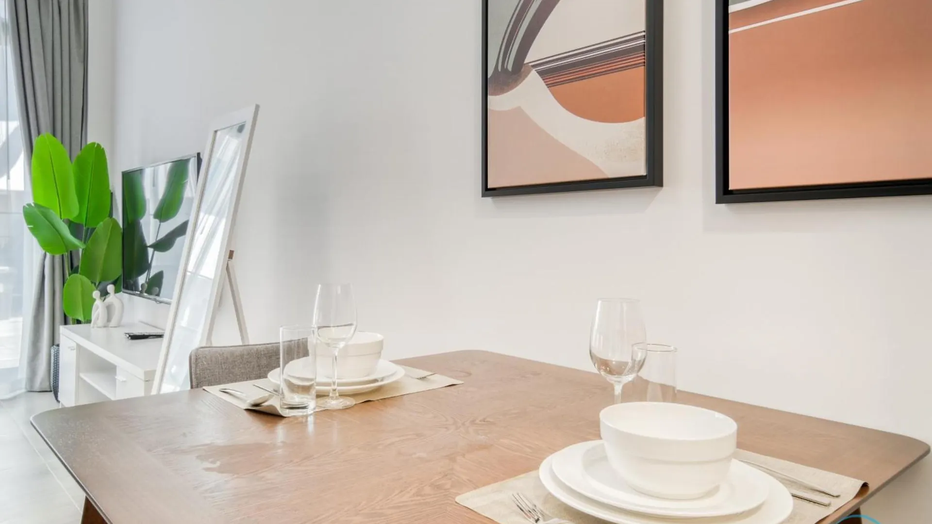 Relaxing Studio At Pantheon Elysee II Jvc By Deluxe Holiday Homes Dubaj Apartman