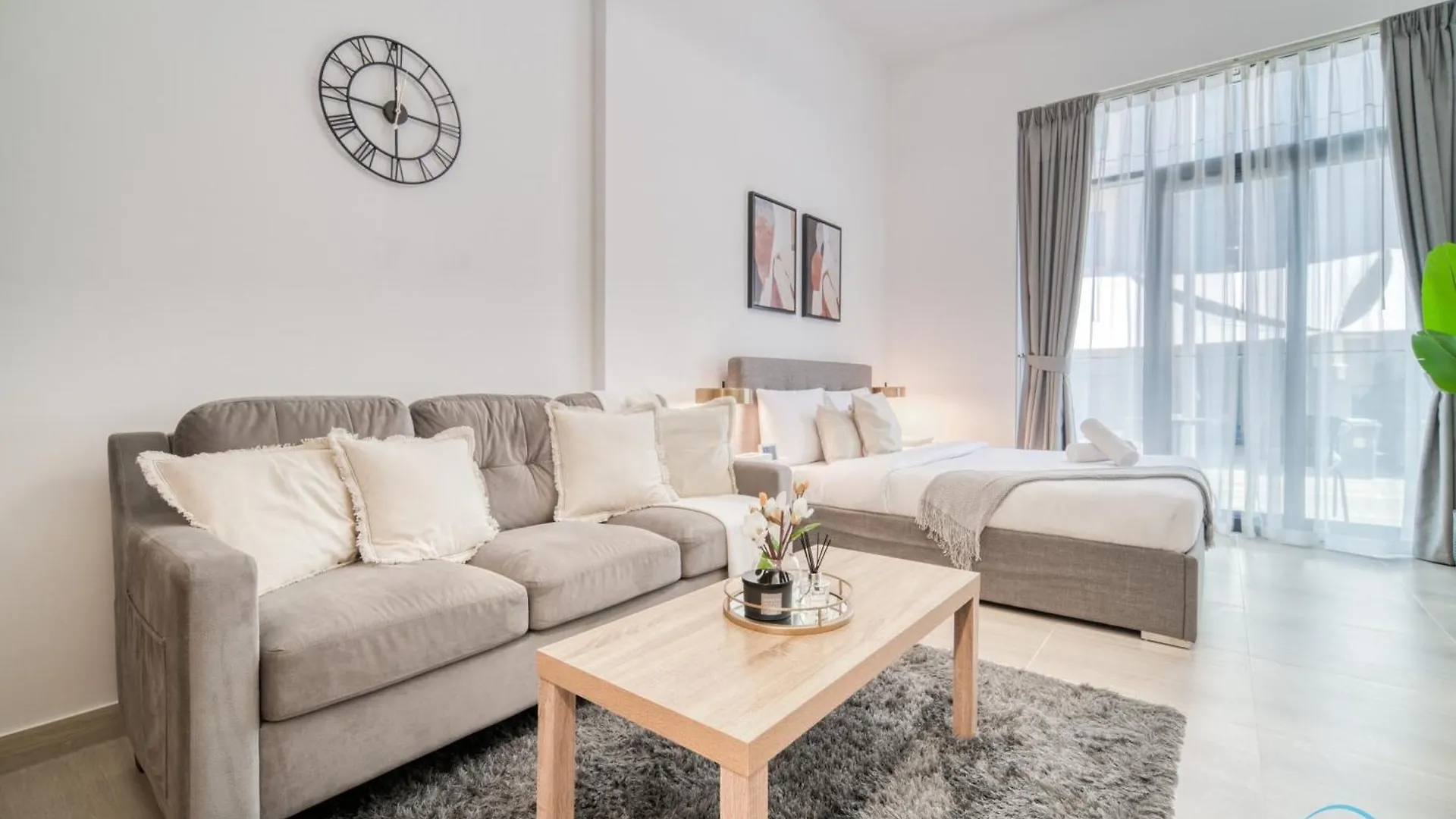 Relaxing Studio At Pantheon Elysee II Jvc By Deluxe Holiday Homes Dubaj