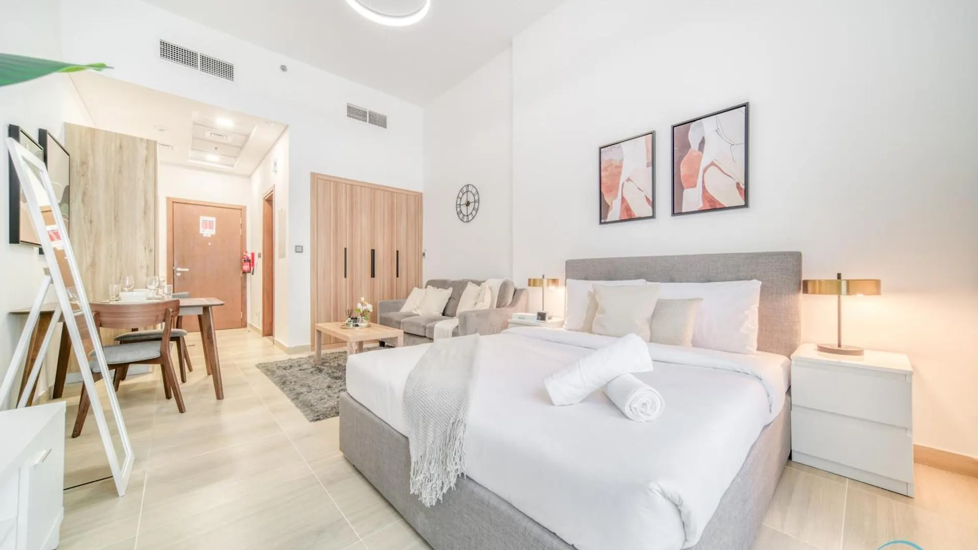 Relaxing Studio At Pantheon Elysee II Jvc By Deluxe Holiday Homes Dubaj 0*,